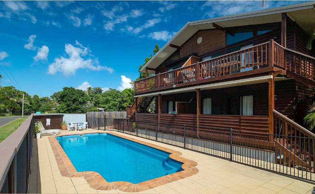 The Villas - Hervey Bay - 2 Separate Villas Urangan Экстерьер фото